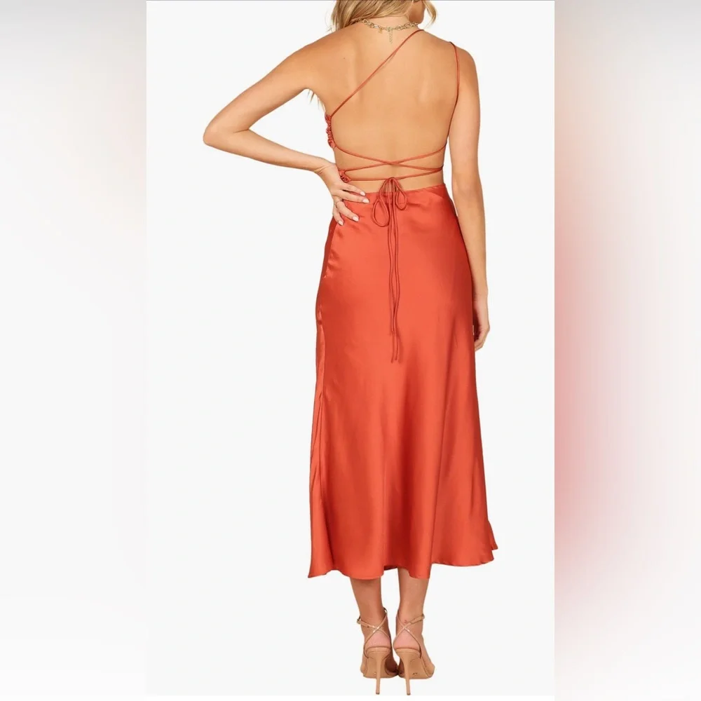 🔥 🔥 Summer Sale! Petal & Pup One-Shoulder Dress - Picture 2 of 7